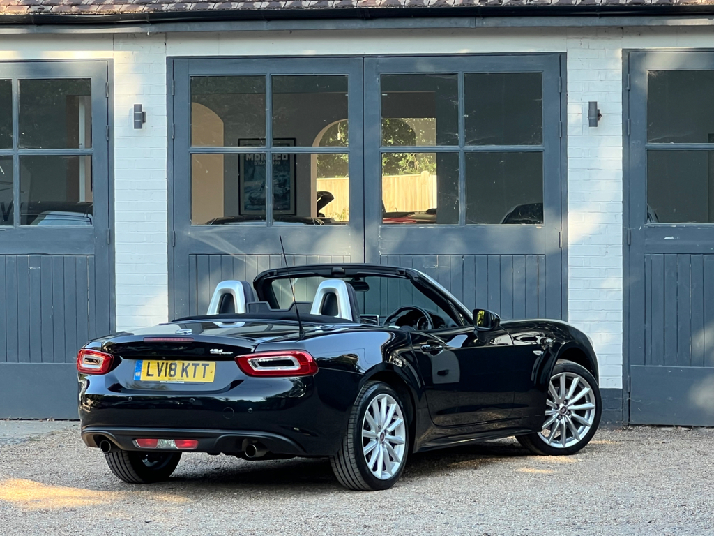 Fiat 124 Spider 1.4 Multiair Lusso Convertible Euro 6 LV18KTT Black #5
