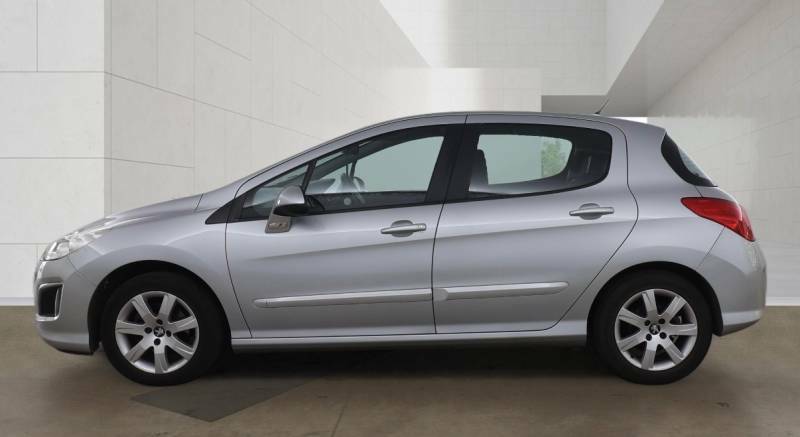 Peugeot 308 1.6 Hdi 92 Active Silver #2