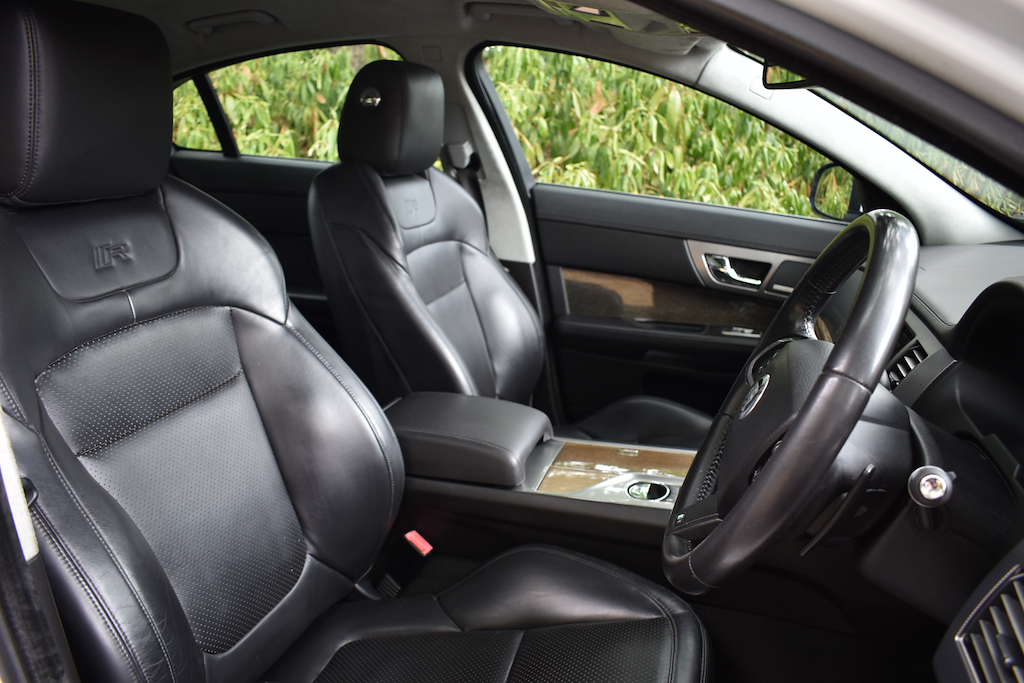Jaguar XF 5.0 L V8 R White #2