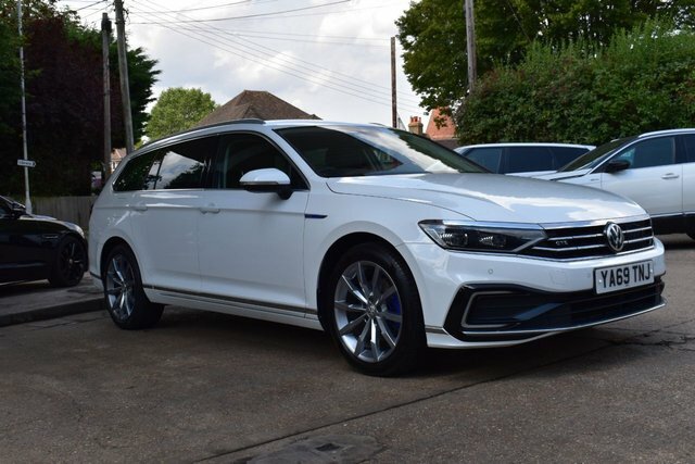 Volkswagen Passat 1.4 Tsi 13Kwh Gte Advance Estate Plug-i White