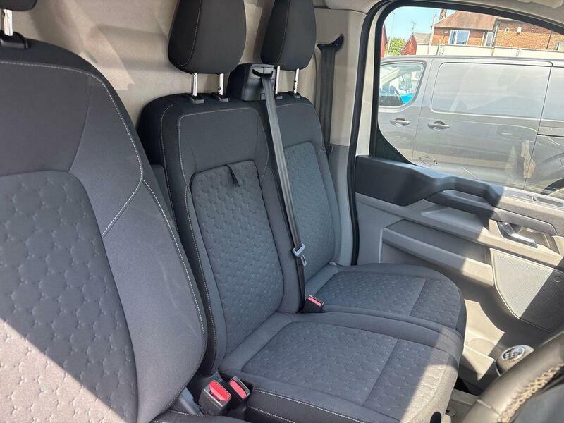 Ford Transit Custom 320 Swb Limited 65Kwh 100Kw 136Ps Silver #47