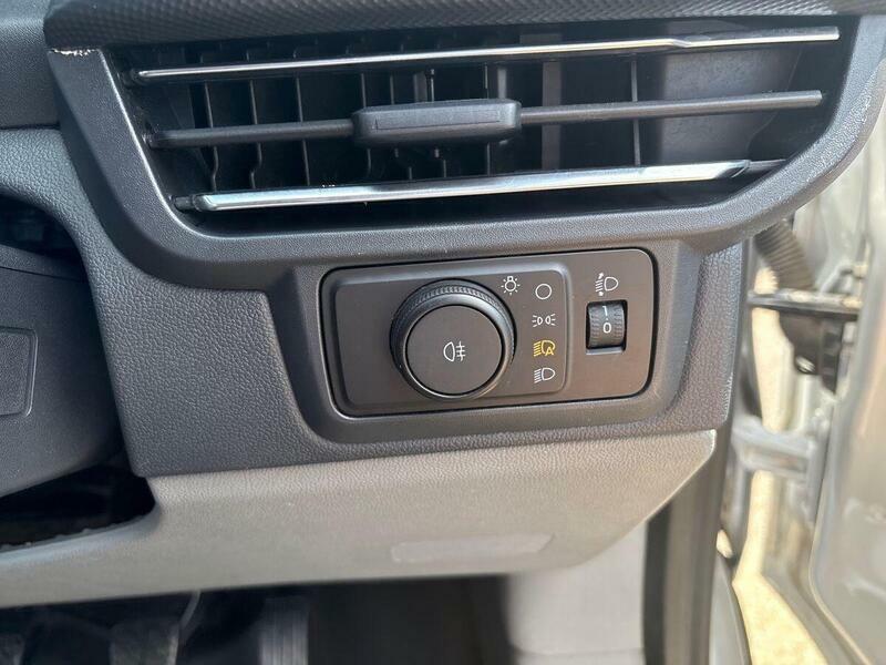 Ford Transit Custom 320 Swb Limited 65Kwh 100Kw 136Ps Silver #35