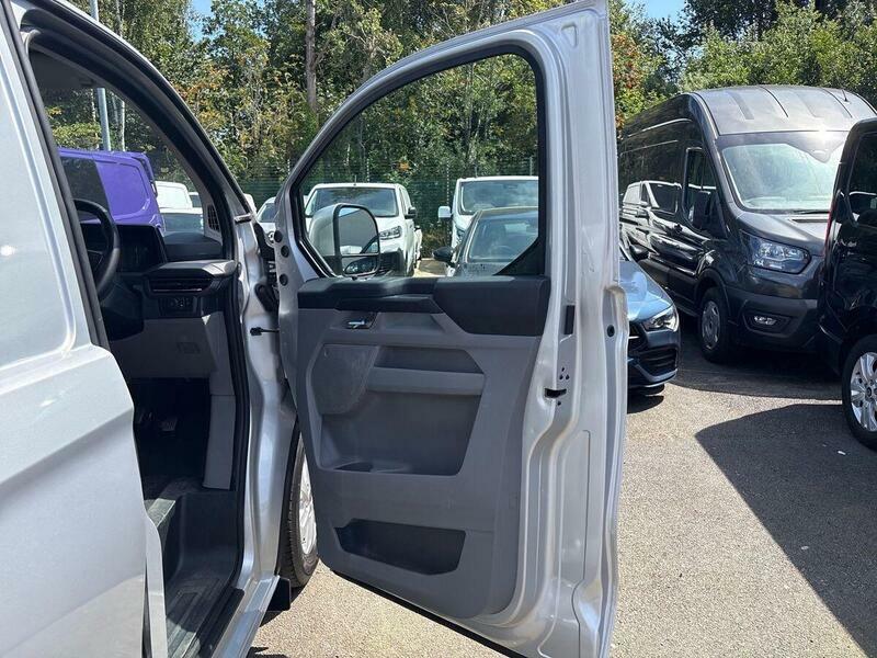 Ford Transit Custom 320 Swb Limited 65Kwh 100Kw 136Ps Silver #29