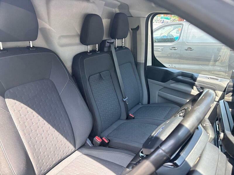 Ford Transit Custom 320 Swb Limited 65Kwh 100Kw 136Ps Silver #54