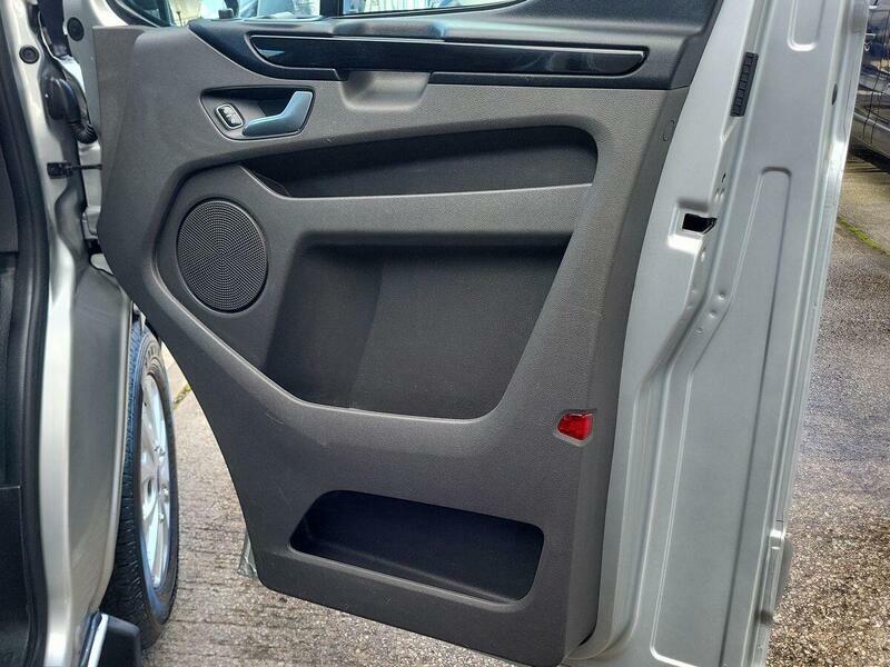 Ford Transit Custom Custom 300 L2 Fwd 2.0 Ecoblue 130Ps Low Roof Limit Black #33