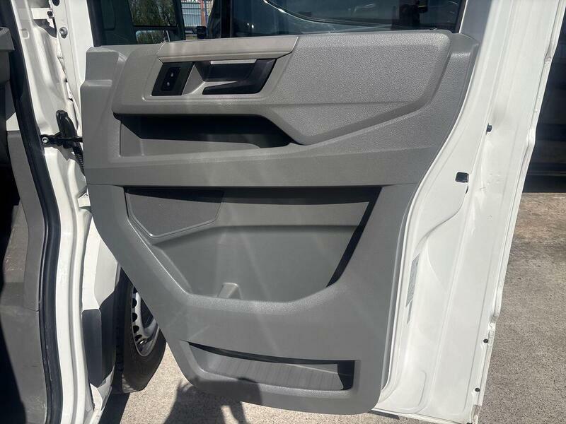 Volkswagen Crafter Crafter 2.0 Tdi 140Ps Commerce Plus High Roof Van White #37