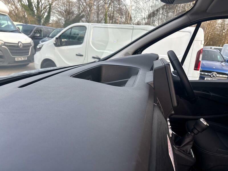 Renault Trafic Ll30 Blue Dci 170 Extra Sportsafety Crew Van Edc Black #38