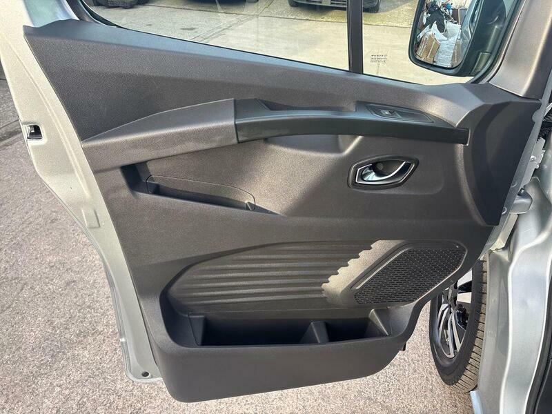 Renault Trafic Ll30 Blue Dci 170 Extra Sportsafety Crew Van Edc Black #37
