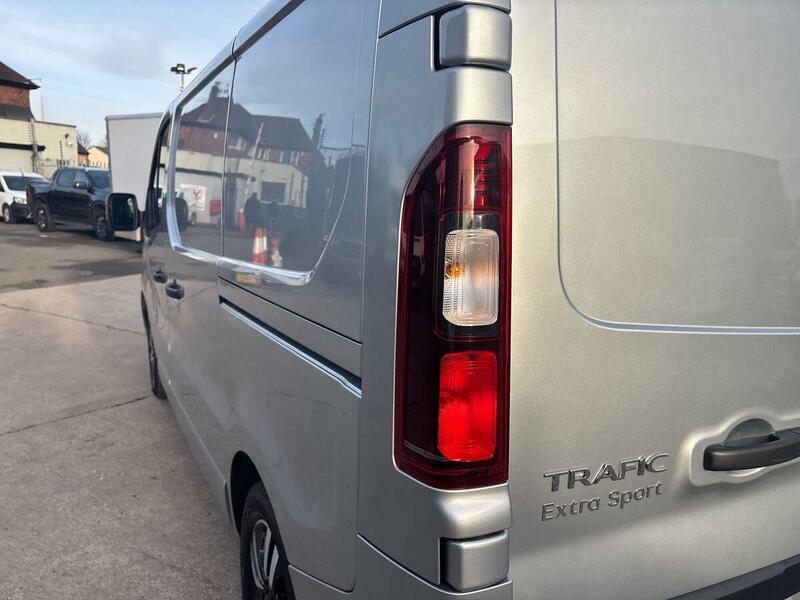 Renault Trafic Ll30 Blue Dci 170 Extra Sportsafety Crew Van Edc Black #47