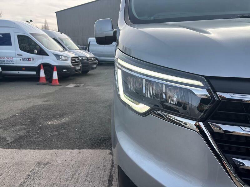 Renault Trafic Ll30 Blue Dci 170 Extra Sportsafety Crew Van Edc Black #18