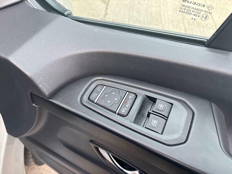 Renault Trafic Ll30 Blue Dci 170 Extra Sportsafety Crew Van Edc Black #31
