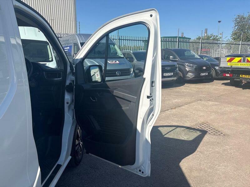 Renault Trafic All New Trafic Van Business Lh30 2.0 Dci 150 Stop Grey #30
