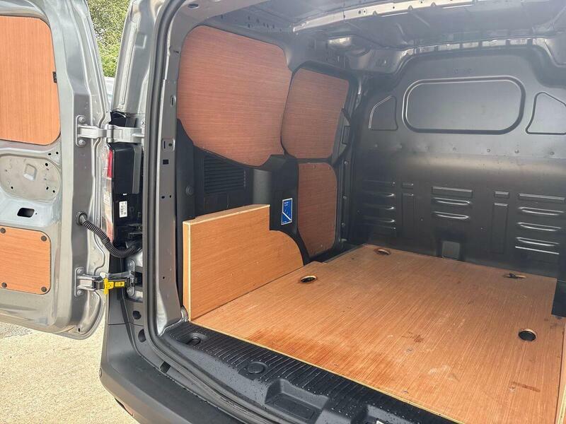 Ford Transit Courier Limited Van 43Kwh Drive 136Ps Fwd 1 Speed Blue #32