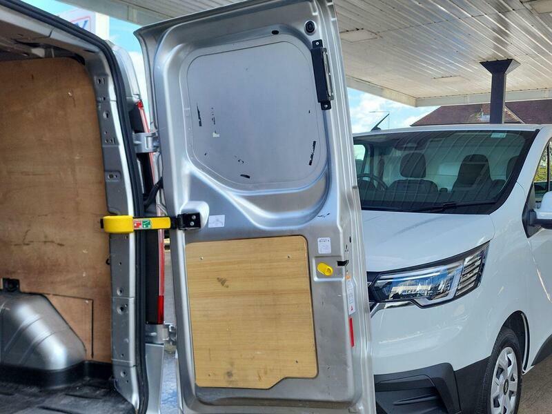 Ford Transit Custom 350 Lwb H3 Trend 68Kwh Battery 198Kwh 269Ps Rwd Au Grey #97