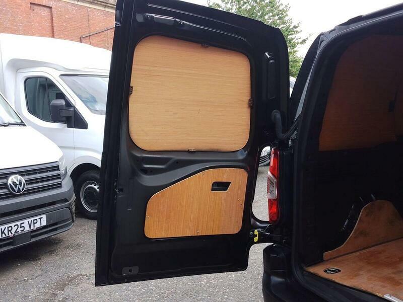 Citroen Berlingo 1.5 Bluehdi 130 Plus XL Eat8 7 Seatwav Blue #38