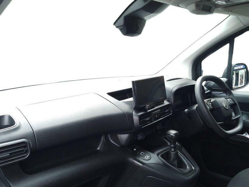 Citroen Berlingo 1.5 Bluehdi 130 Plus XL Eat8 7 Seatwav Blue #10