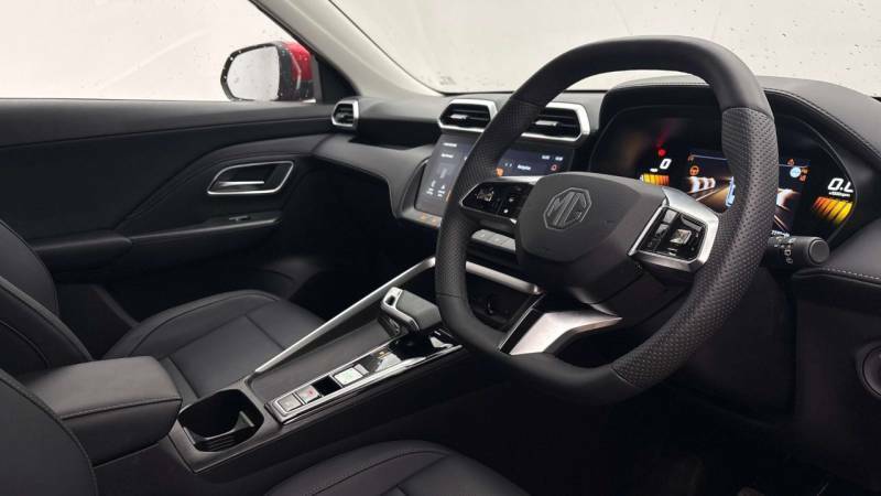 MG ZS 1.5 Hybrid Trophy Red #5