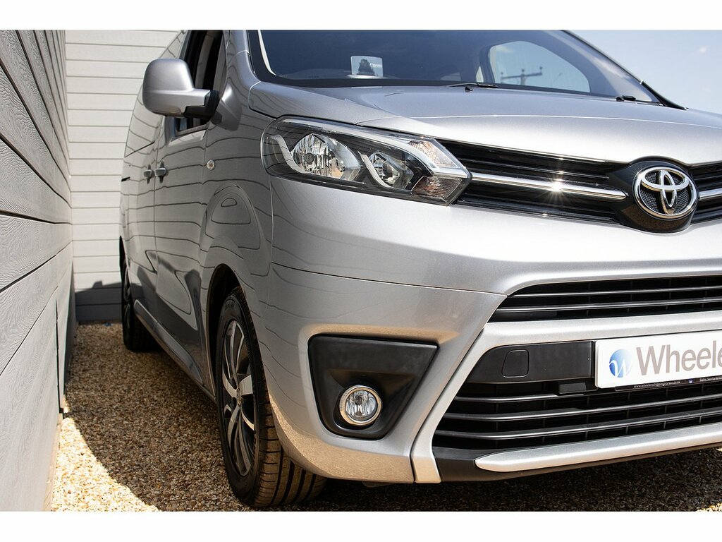 Toyota Proace Verso 1.5D Shuttle Medium Mpv Mwb Euro 6 Ss 9 Se White #34