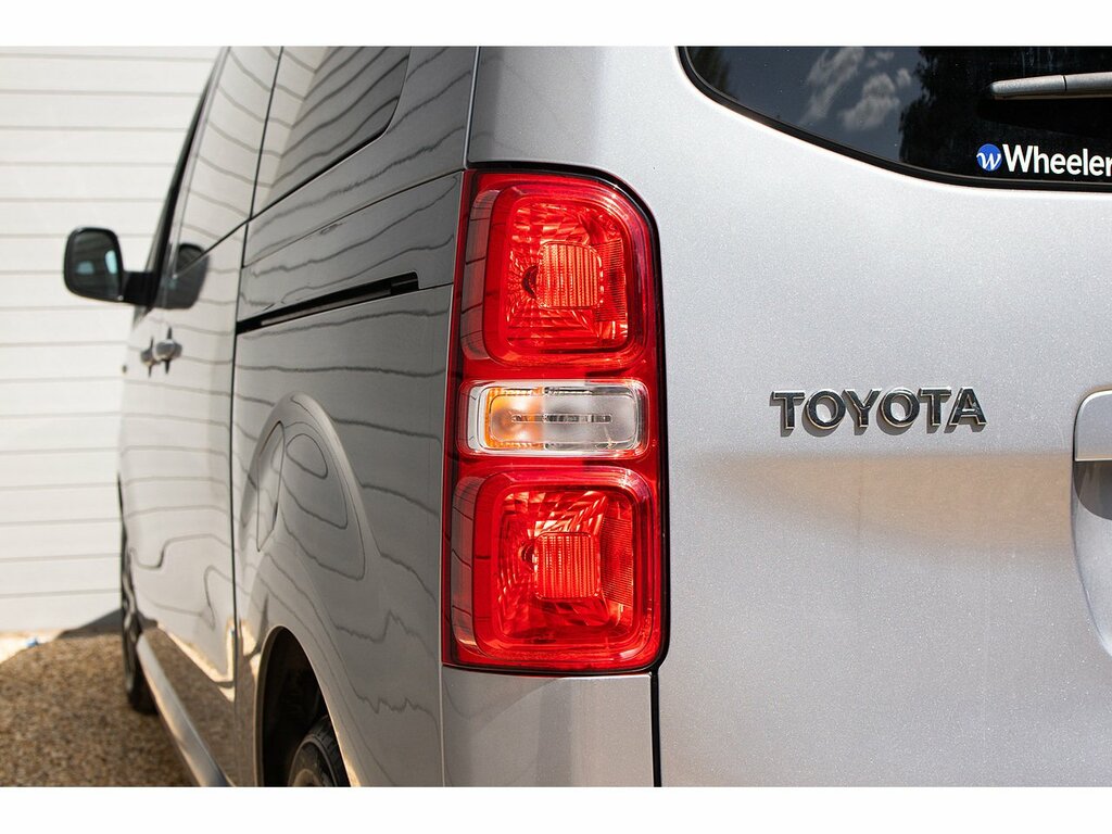 Toyota Proace Verso 1.5D Shuttle Medium Mpv Mwb Euro 6 Ss 9 Se White #38