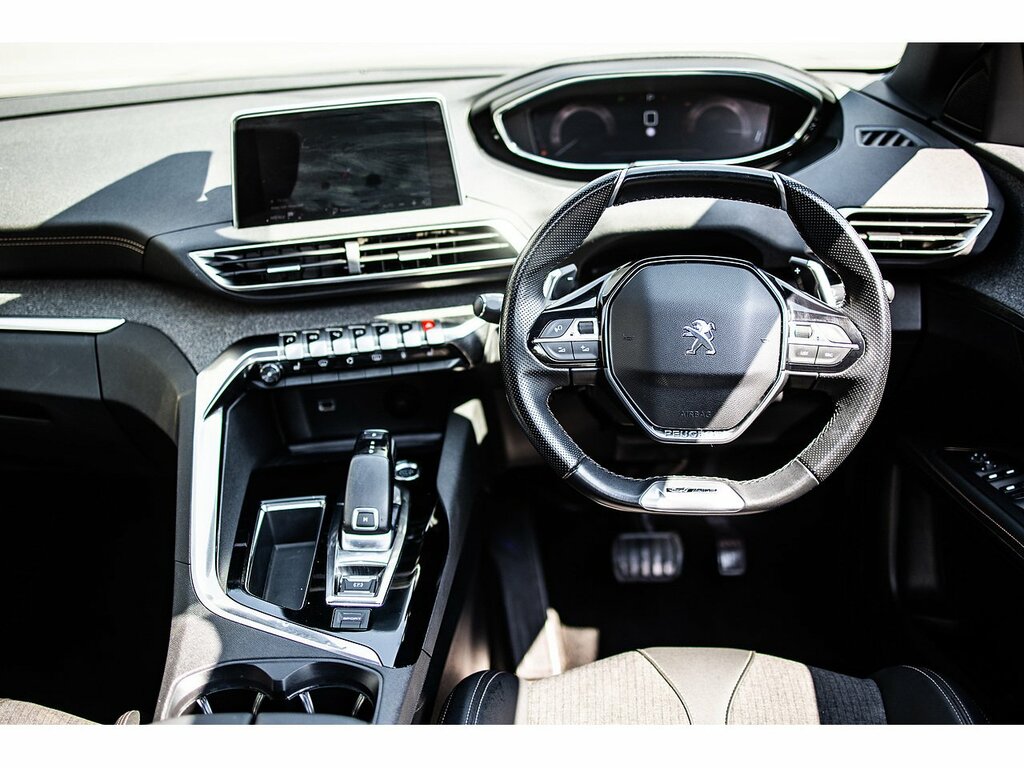 Peugeot 3008 Puretech Gt Line Premium Black #2