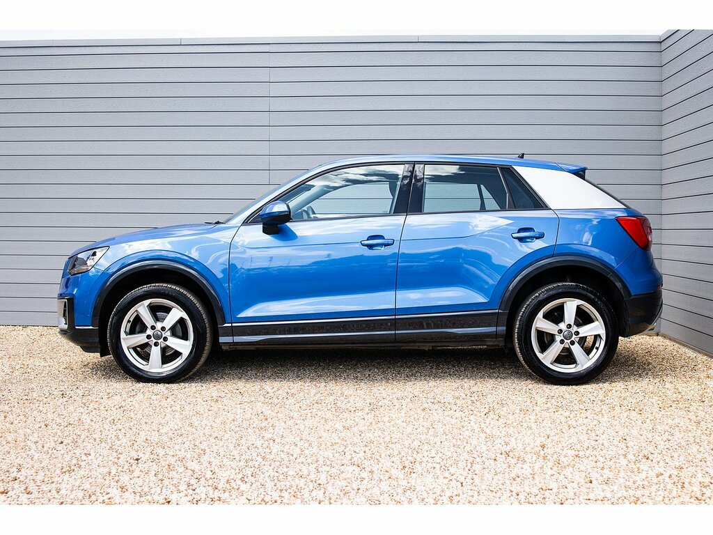 Audi Q2 Tdi Sport Blue #5
