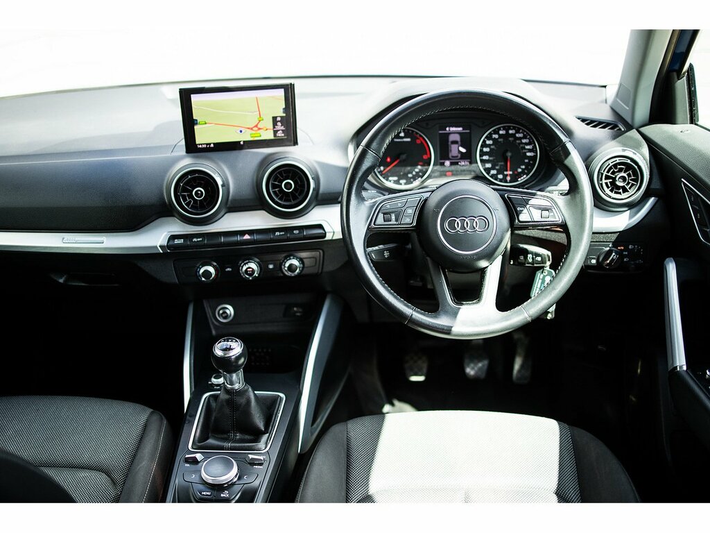 Audi Q2 Tdi Sport Blue #2