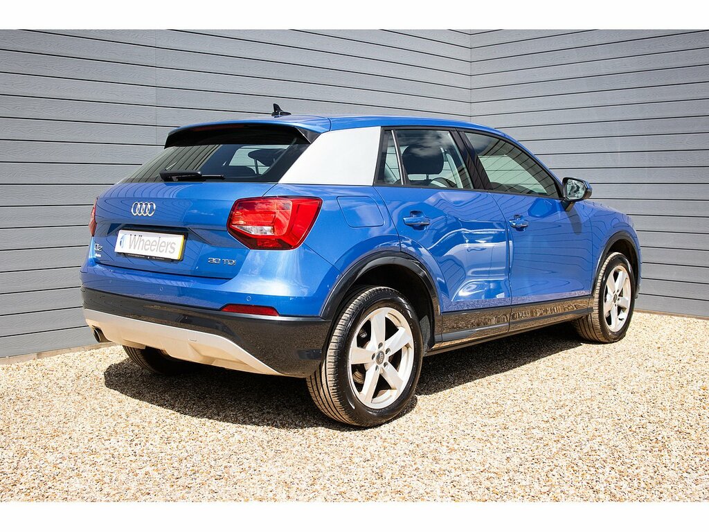 Audi Q2 Tdi Sport Blue #3