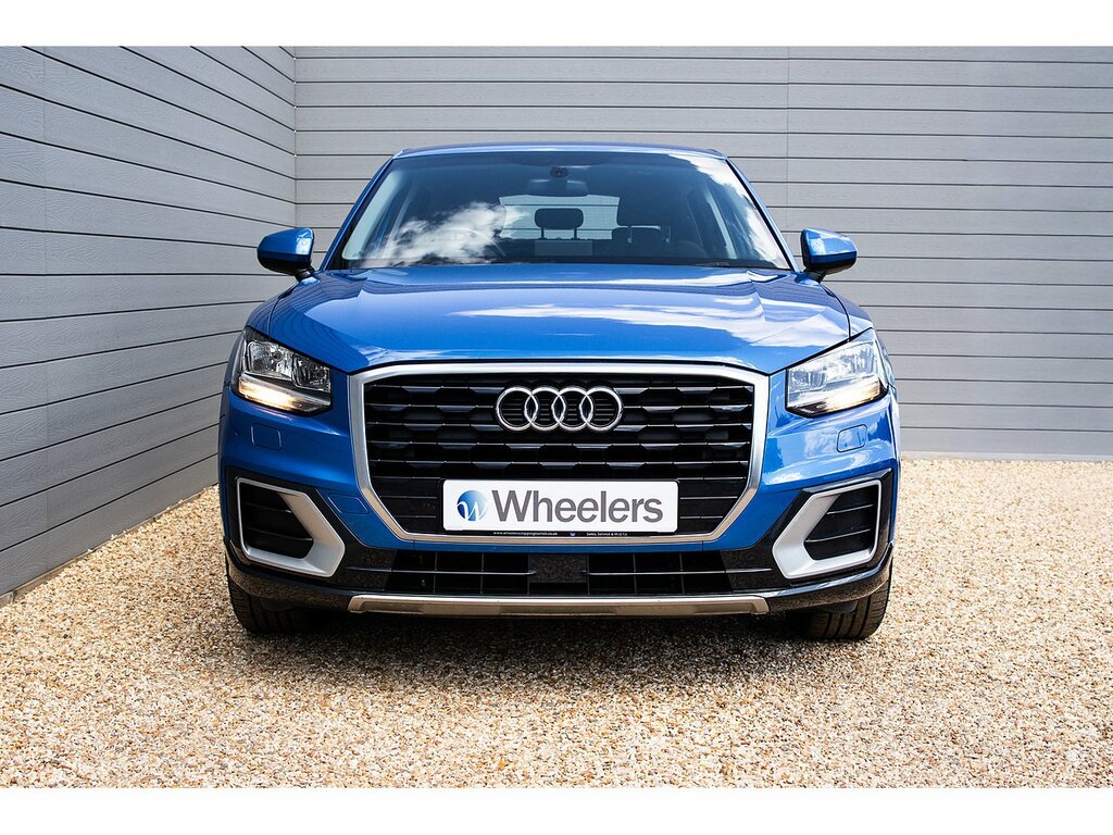 Audi Q2 Tdi Sport Blue #4