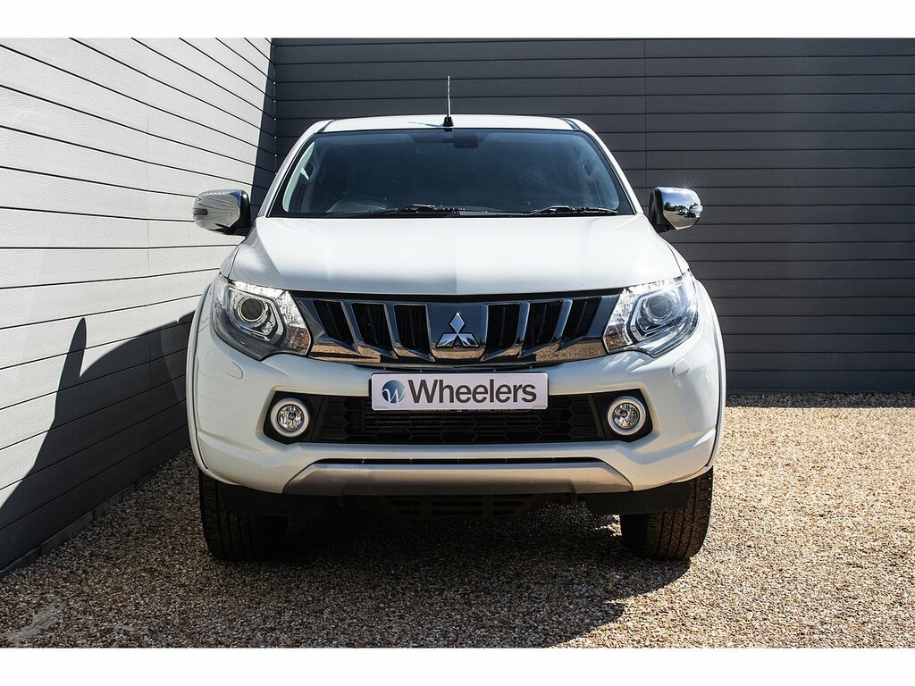 Mitsubishi L200 Di-d Dc Warrior White #4