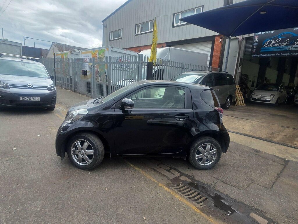 Toyota IQ 1.0 Vvt-i 2 Multidrive Euro 5 Black #3