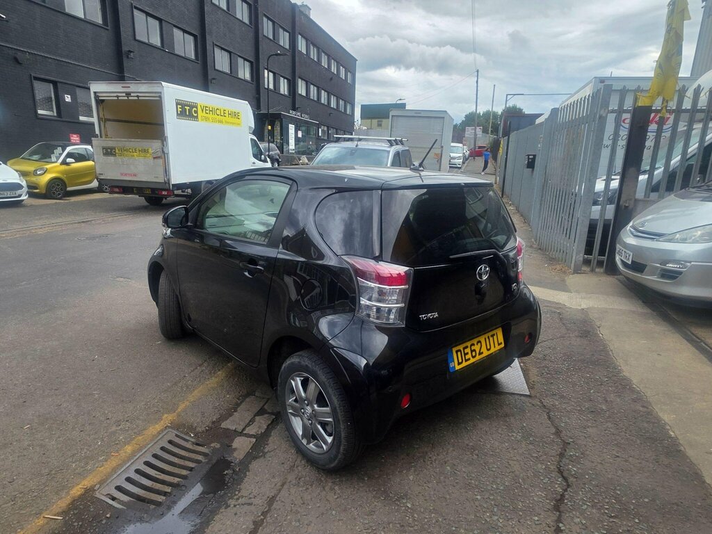 Toyota IQ 1.0 Vvt-i 2 Multidrive Euro 5 Black #4