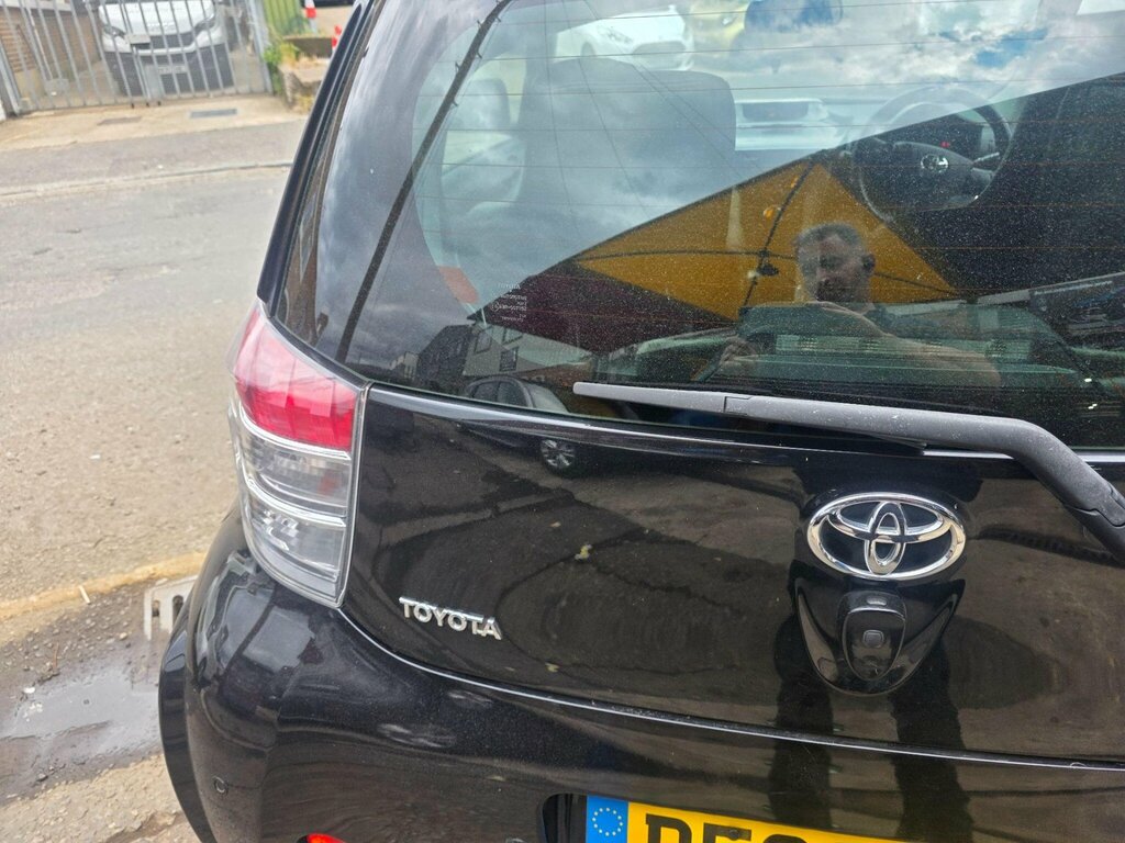 Toyota IQ 1.0 Vvt-i 2 Multidrive Euro 5 Black #6