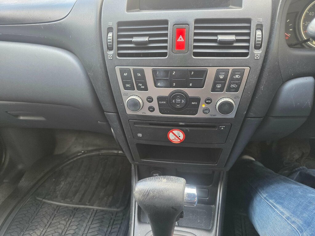 Nissan Almera 1.5 Se Hatchback 160 G Km 89 Bh Silver #10