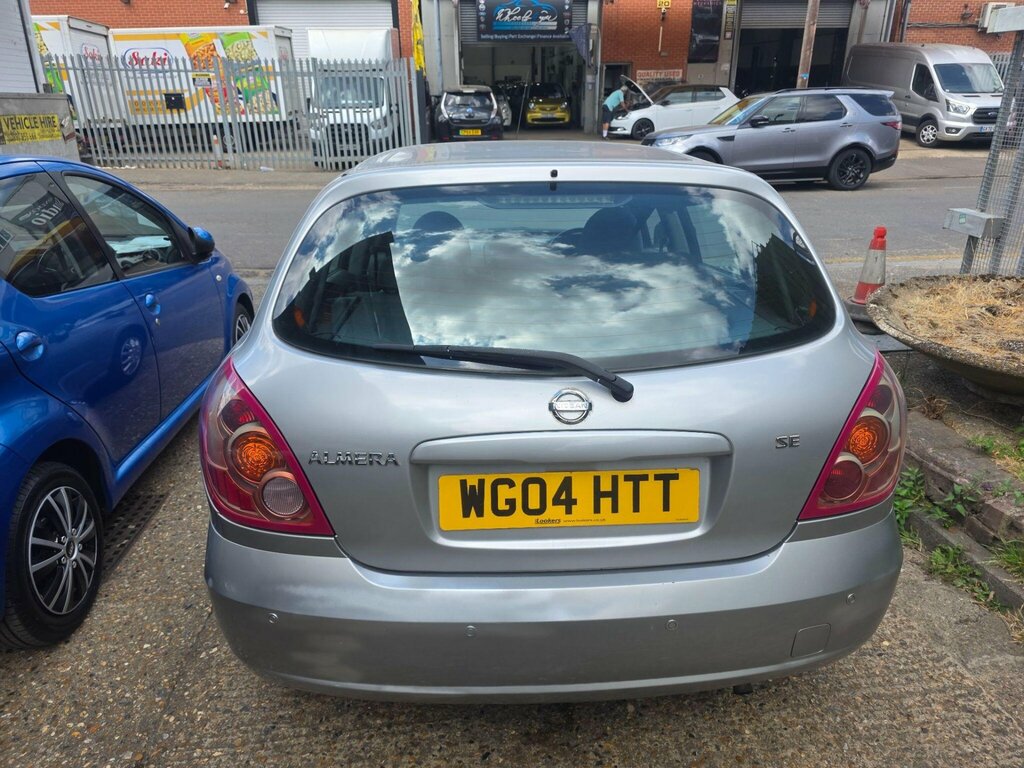 Nissan Almera 1.8 Se Silver #5