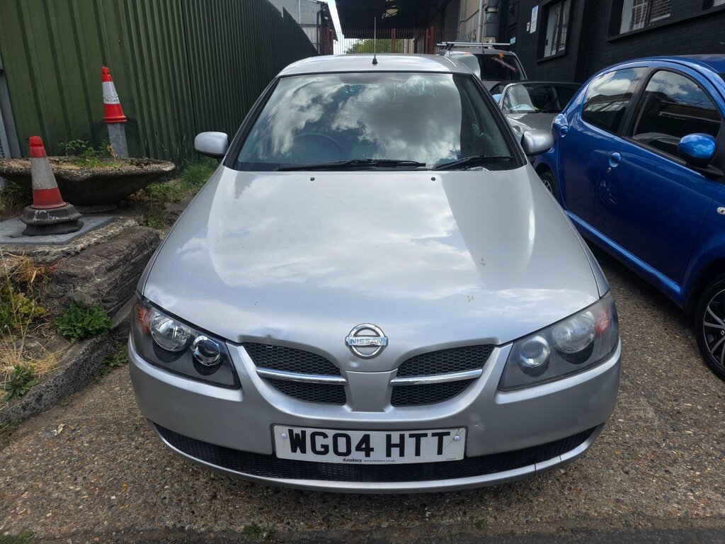 Nissan Almera 1.8 Se Silver #2
