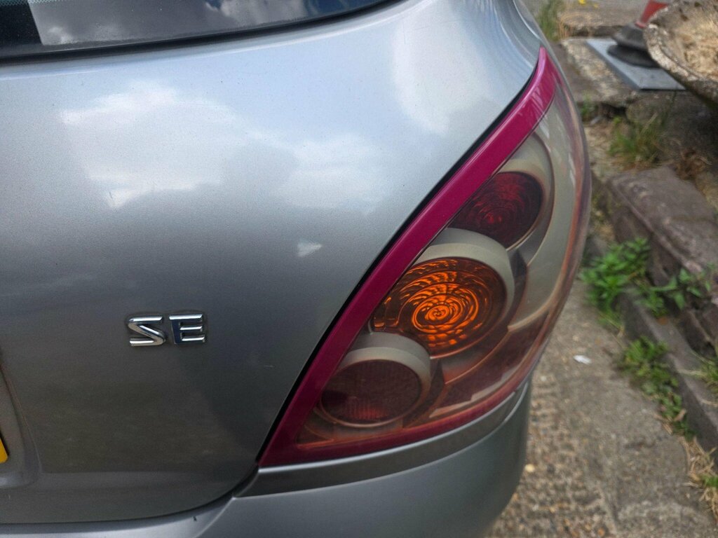 Nissan Almera 1.5 Se Hatchback 160 G Km 89 Bh Silver #27