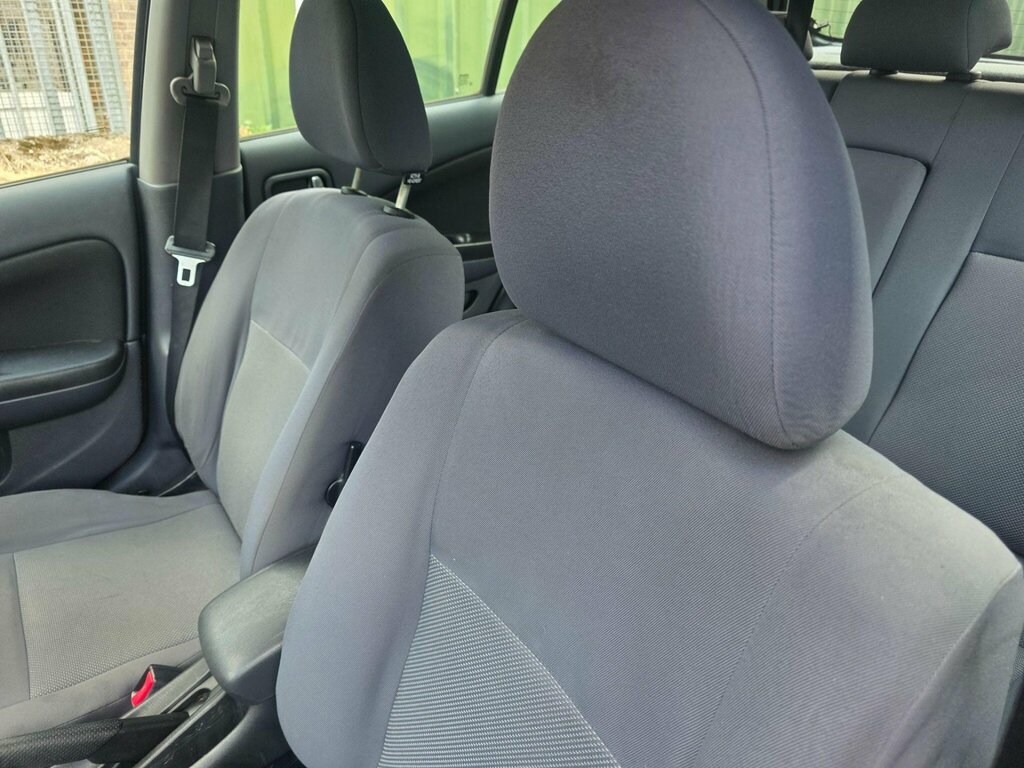 Nissan Almera 1.5 Se Hatchback 160 G Km 89 Bh Silver #26