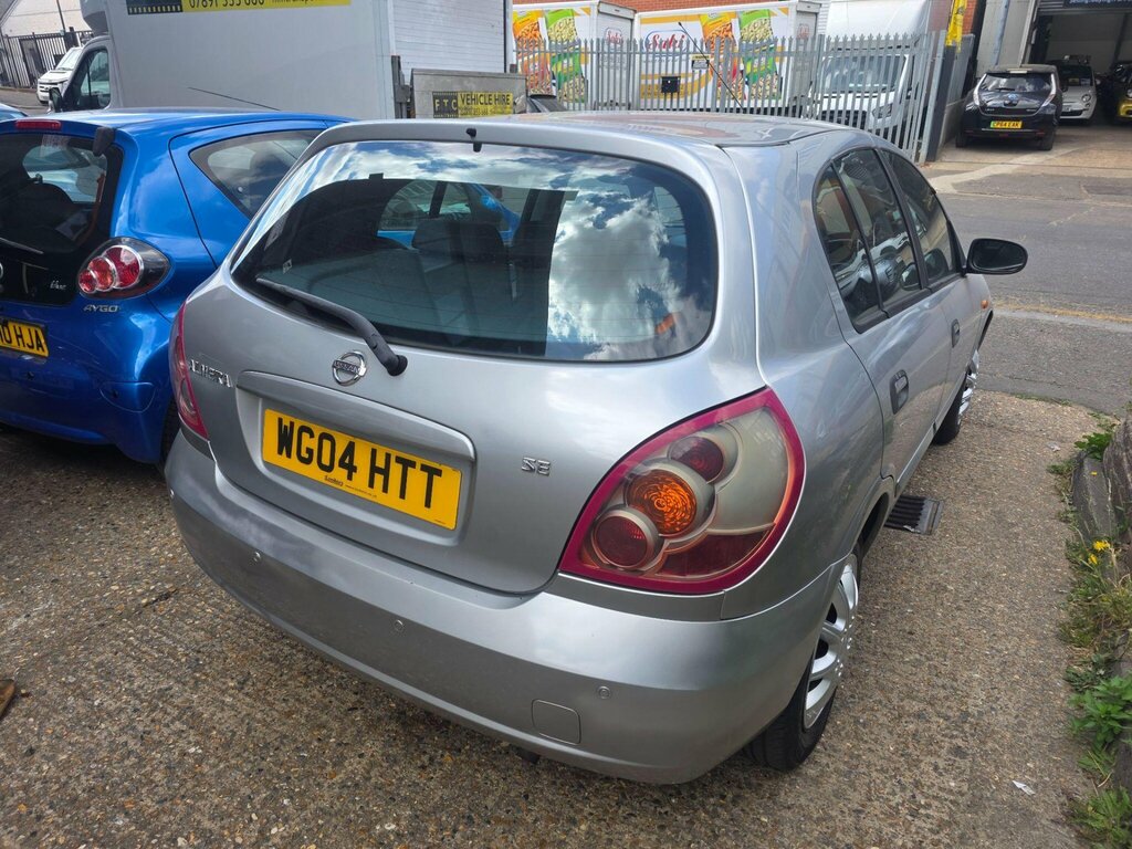 Nissan Almera 1.8 Se Silver #6