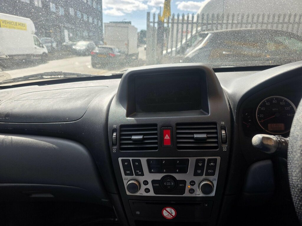 Nissan Almera 1.5 Se Hatchback 160 G Km 89 Bh Silver #9