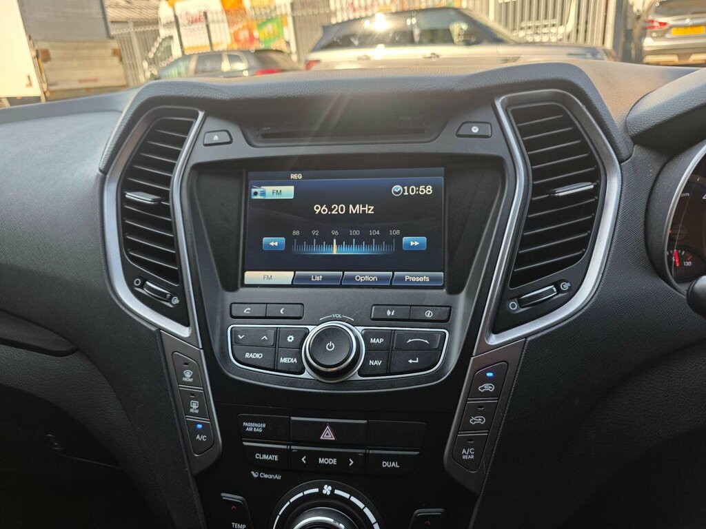 Hyundai Santa Fe 2.2 Crdi Blue Drive Premium Se 4Wd Euro 6 S Black #31
