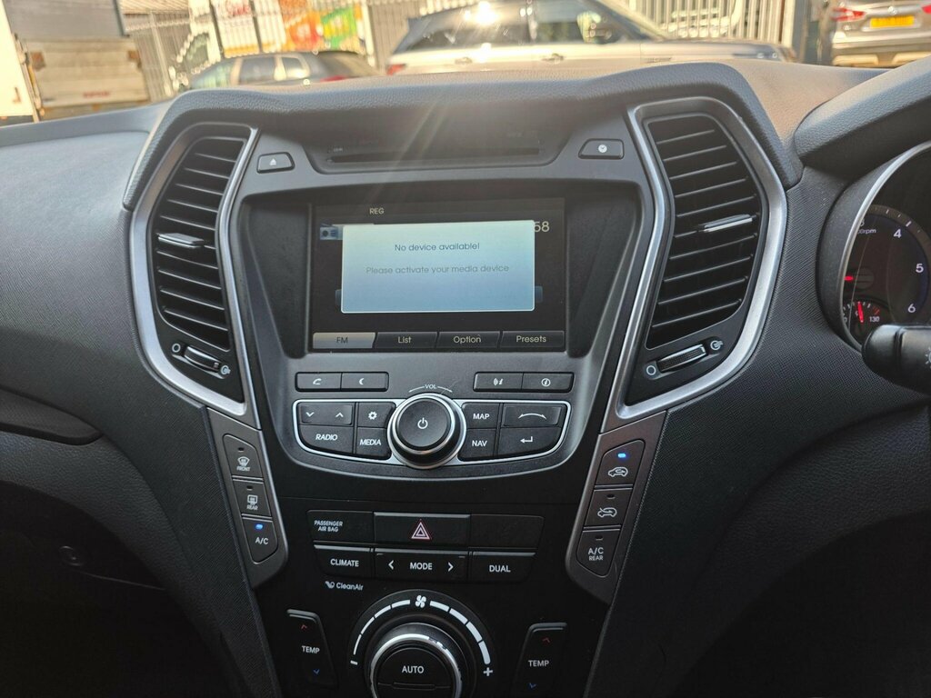Hyundai Santa Fe 2.2 Crdi Blue Drive Premium Se 4Wd Euro 6 S Black #30