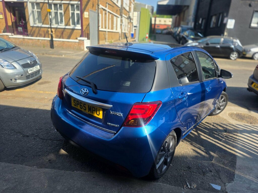Toyota Yaris Yaris Icon Vvt-i Cvt Red #11