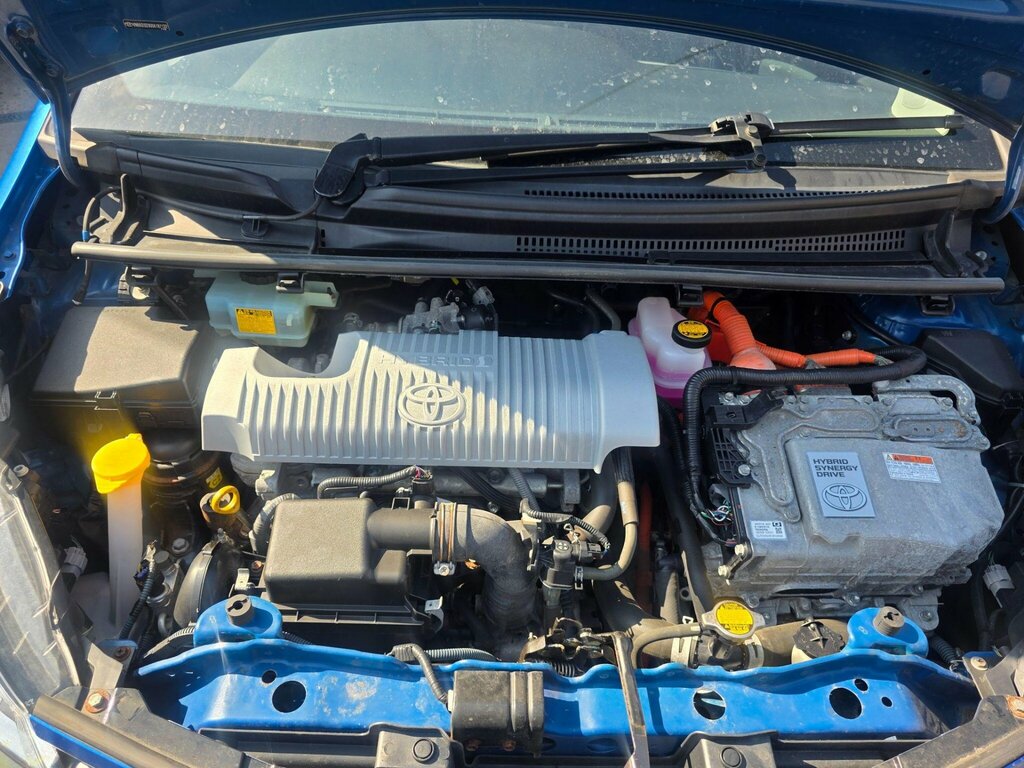 Toyota Yaris Yaris Icon Vvt-i Cvt Red #32