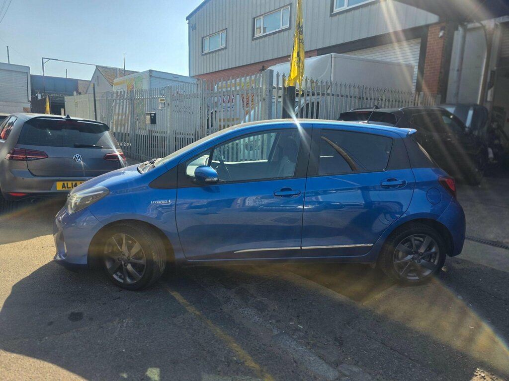 Toyota Yaris Yaris Icon Vvt-i Cvt Red #7