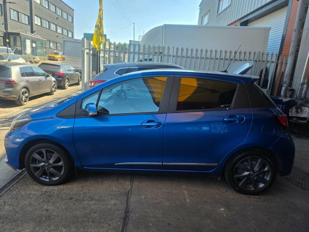Toyota Yaris Yaris Icon Vvt-i Cvt Red #8