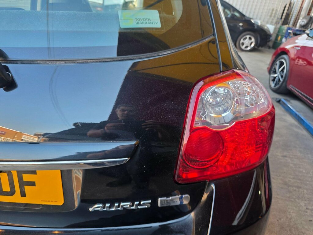 Toyota Auris Hatchback 1.8 Vvt-h T Spirit Cvt Euro 5 Ss White #38