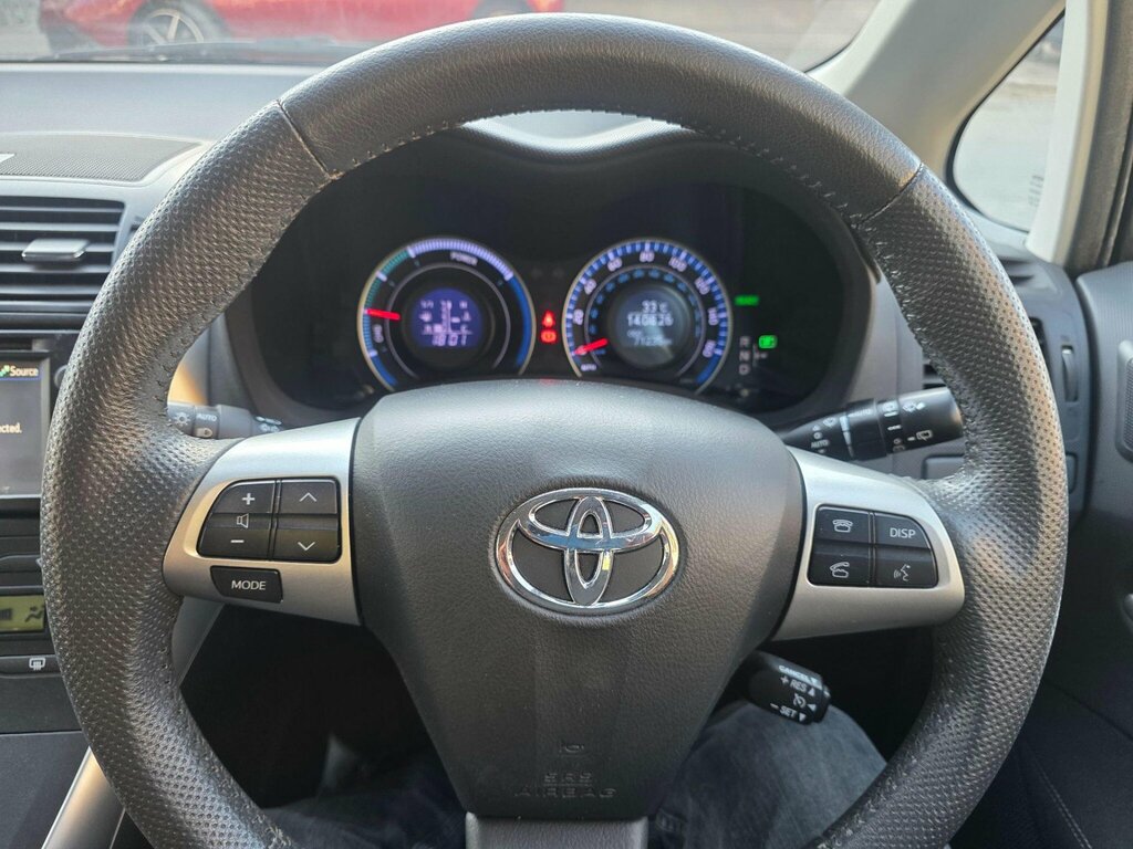 Toyota Auris Hatchback 1.8 Vvt-h T Spirit Cvt Euro 5 Ss White #35
