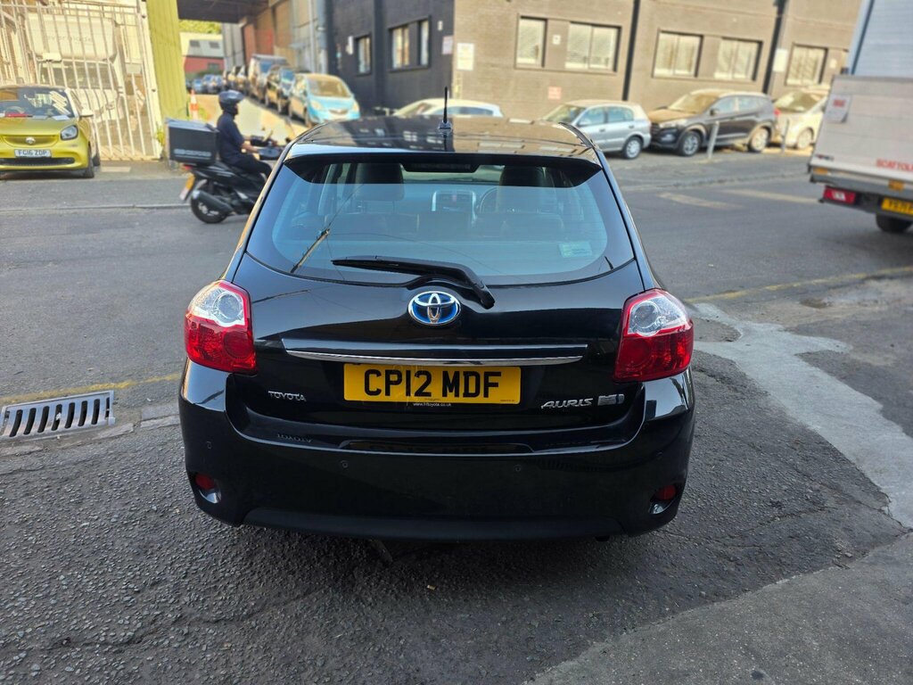 Toyota Auris Hatchback 1.8 Vvt-h T Spirit Cvt Euro 5 Ss White #9