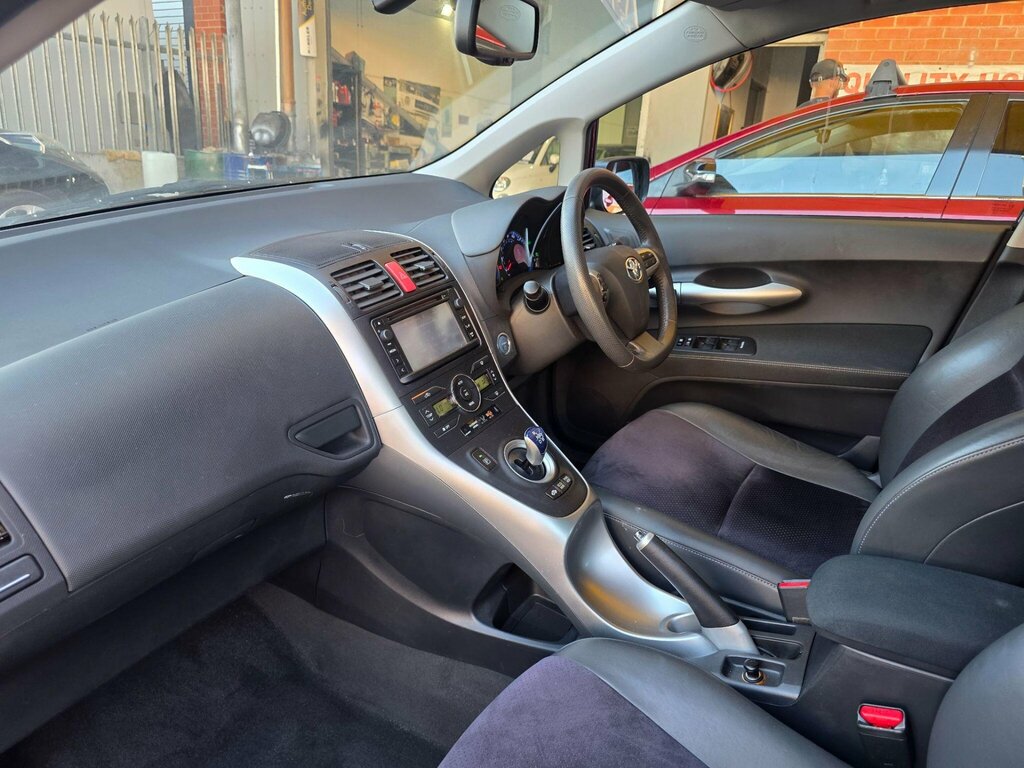 Toyota Auris Hatchback 1.8 Vvt-h T Spirit Cvt Euro 5 Ss White #12