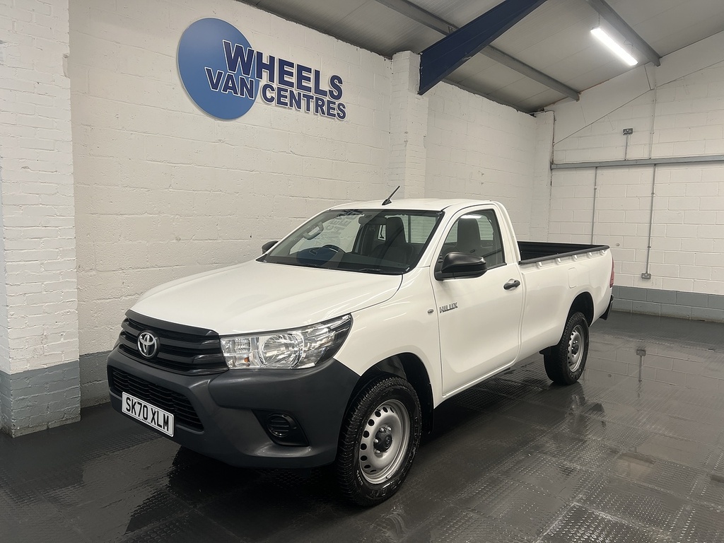 Toyota HILUX 2.4 D-4d Active Narrow Body Pickup Manu White